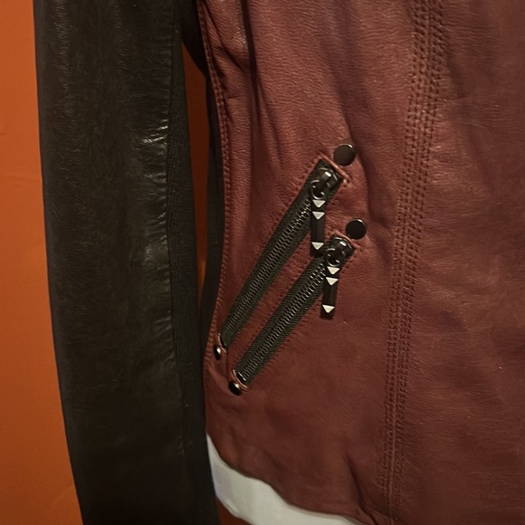 BCBG MAXAZRIA MOTO LEATHER JACKET ……028 - Picture 4 of 16